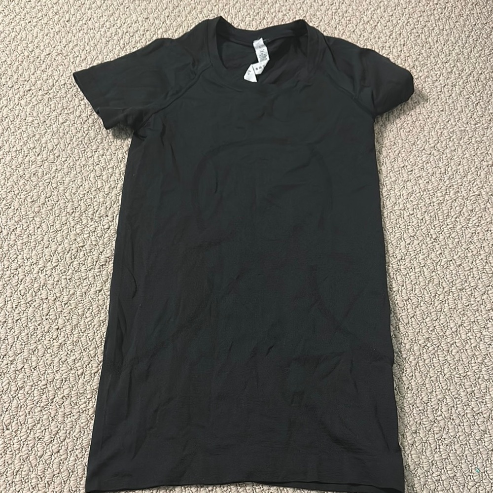 Lululemon black swiftly tech size 2